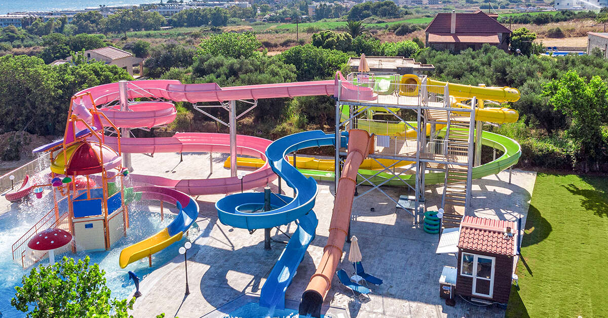 Ein Foto vom Pool im Georgioupolis Suites