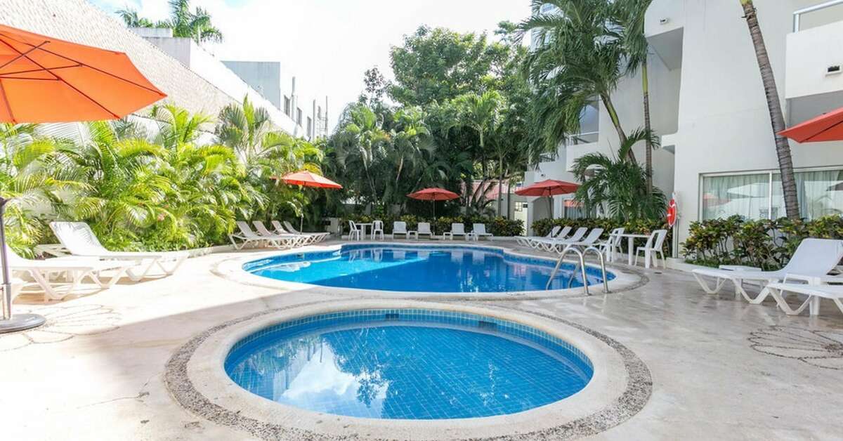 Een foto van het zwembad bij Hotel Adhara Express