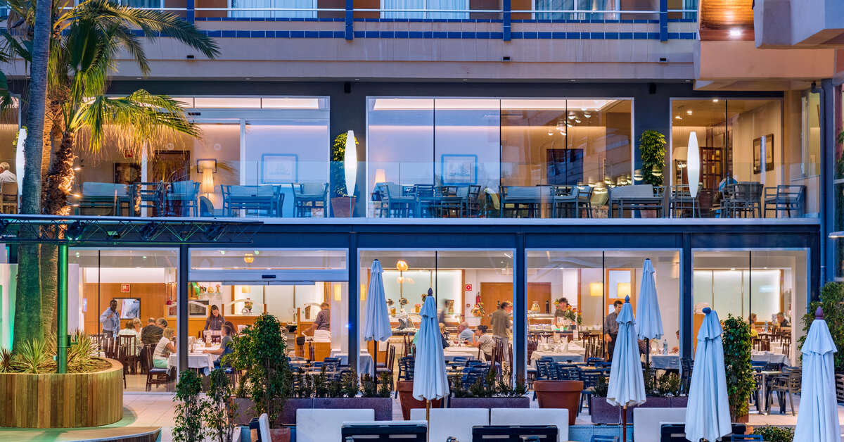 Een foto van het terras bij 4R Hotel Playa Park