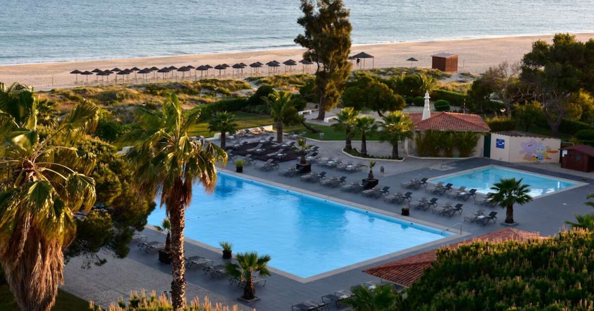 Ein Foto vom Pool im Pestana Dom Joao II