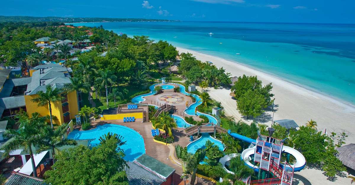 Ein Foto vom Pool im Beaches Negril Resort & Spa