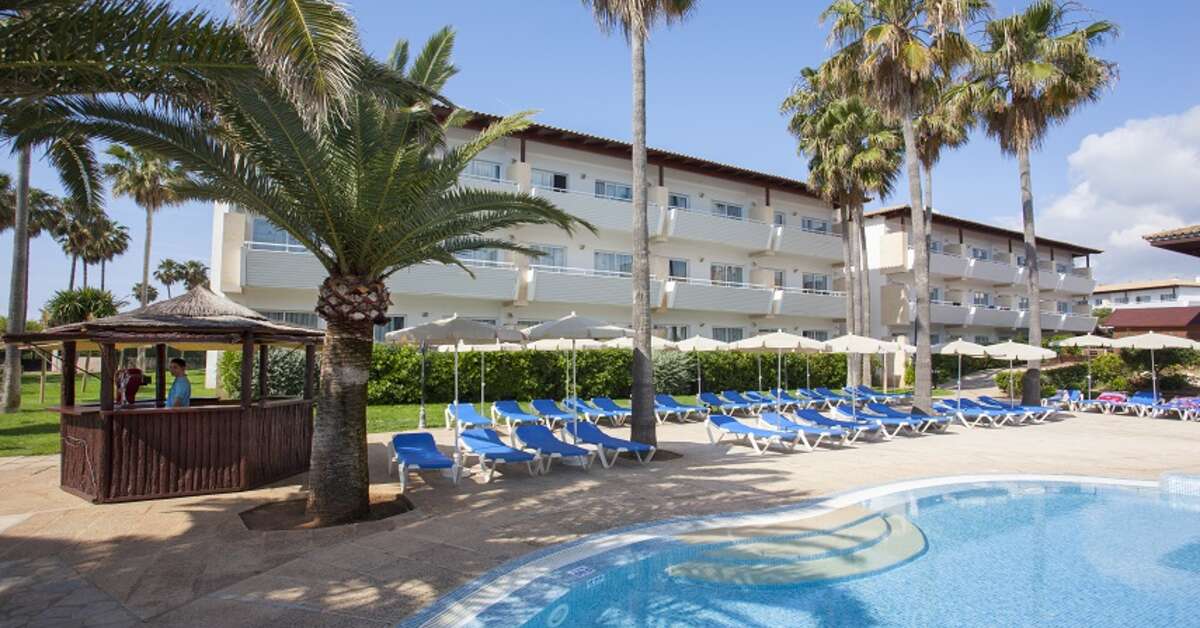 Een foto van het zwembad bij Grupotel Mallorca Mar