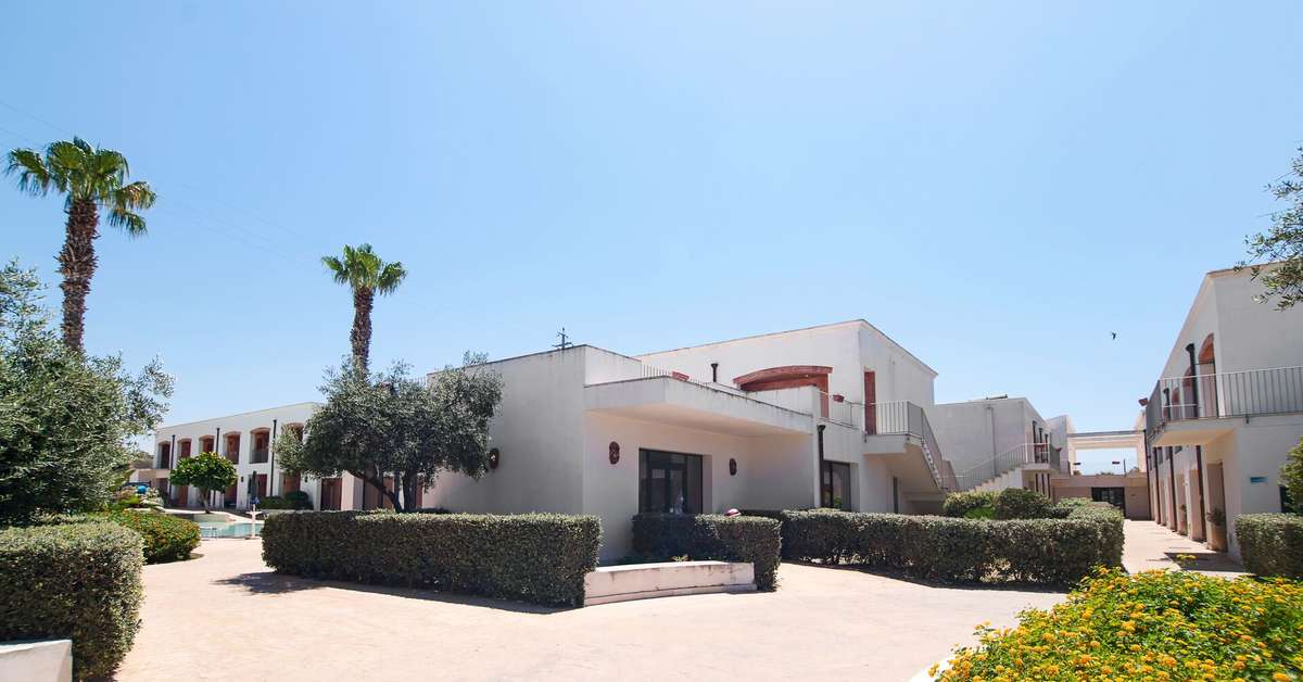 Een foto van de buitenkant van Delfino Beach Hotel