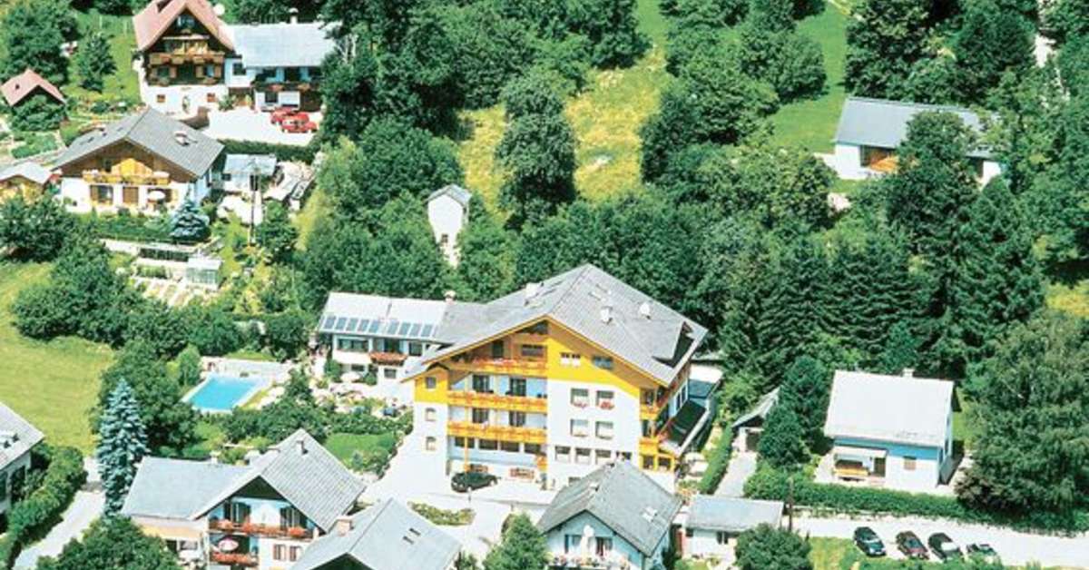 Een foto van de buitenkant van Familiehotel Steindl
