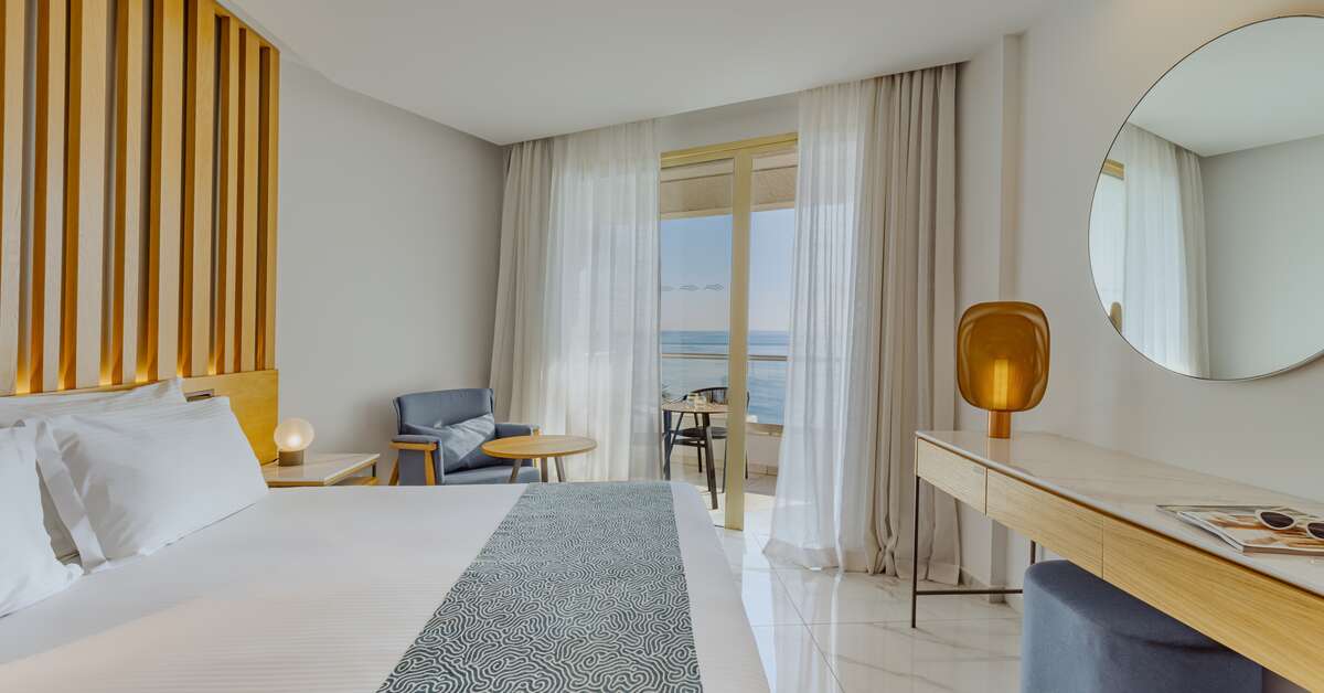 Een foto van The Golden Bay Beach Hotel