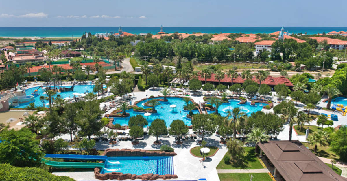 Een foto van het zwembad bij Ali Bey Park Manavgat