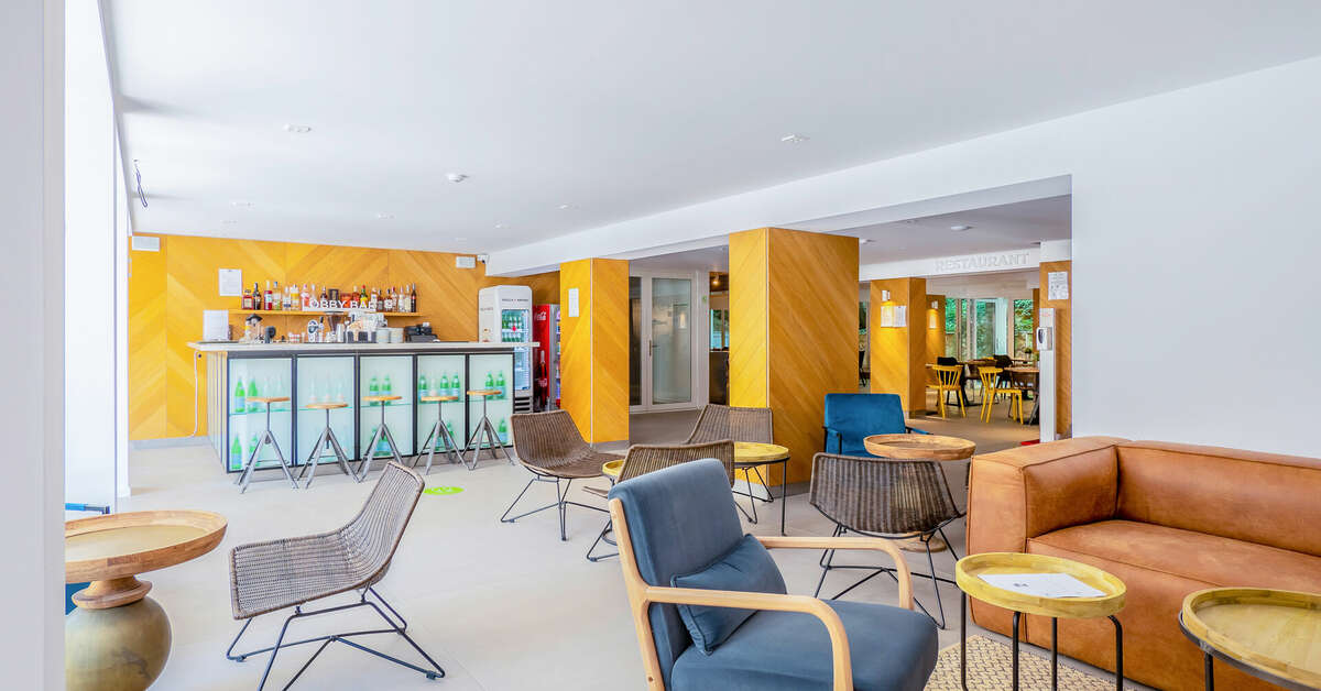 Ein Foto Ibis Styles Golden Sands Roomer