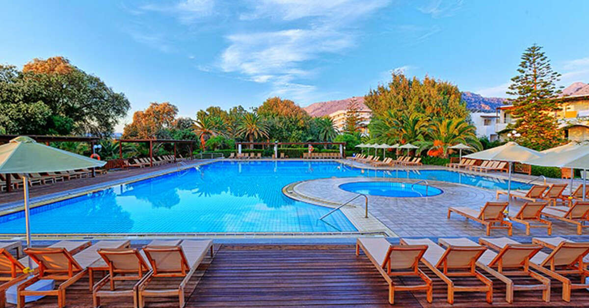 Een foto van het zwembad bij Apollonia Beach Resort & Spa