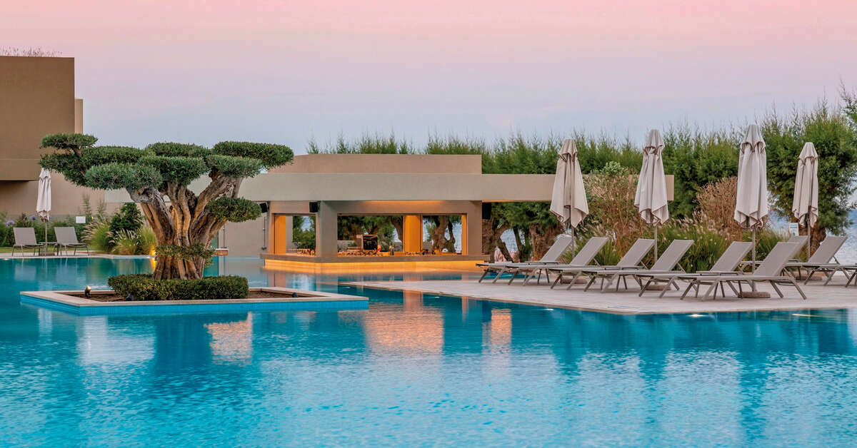 Een foto van het zwembad bij Amada Colossos Resort