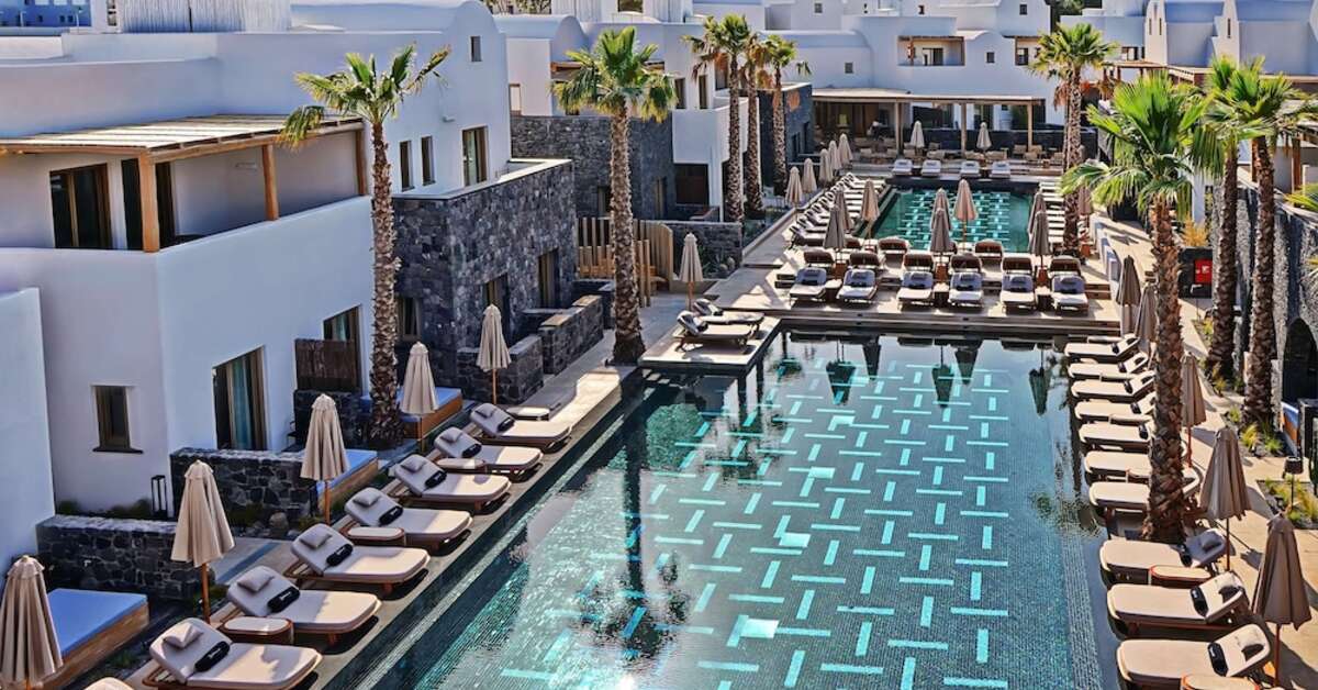 Een foto van het zwembad bij Raddison Blu Zaffron Resort