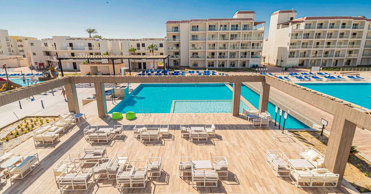 Een foto van het zwembad bij Amarina Abu Soma Resort & Aquapark