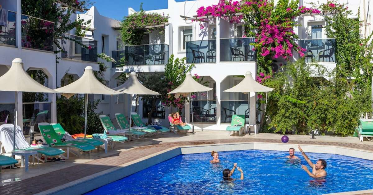 Een foto van het zwembad bij The Hello Hotel