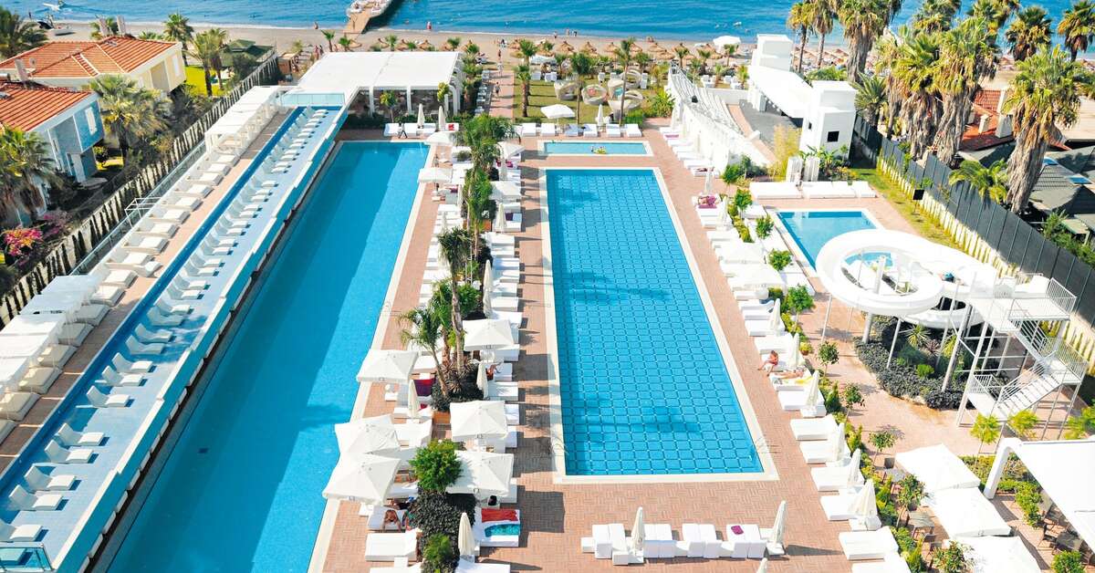 Een foto van het zwembad bij Q Premium Resort