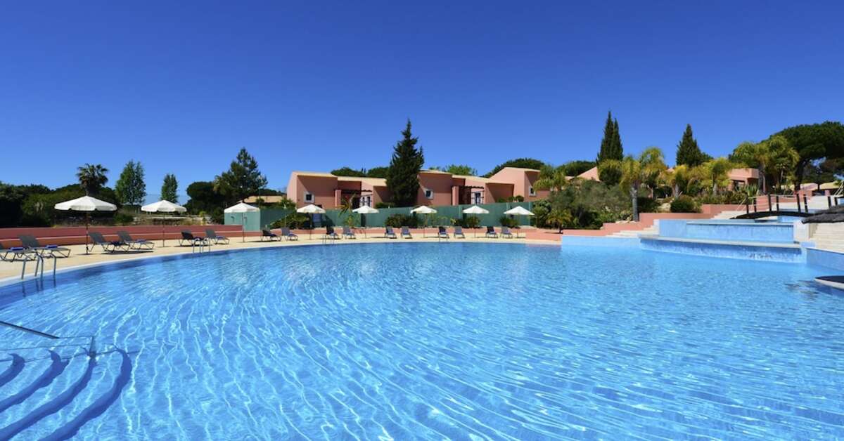 Een foto van het zwembad bij Pestana Vila Sol Golf Vilamoura
