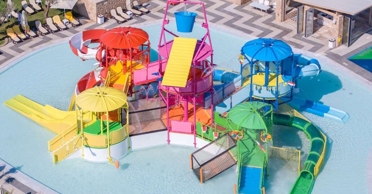 Een foto van het zwembad bij Lyttos Beach