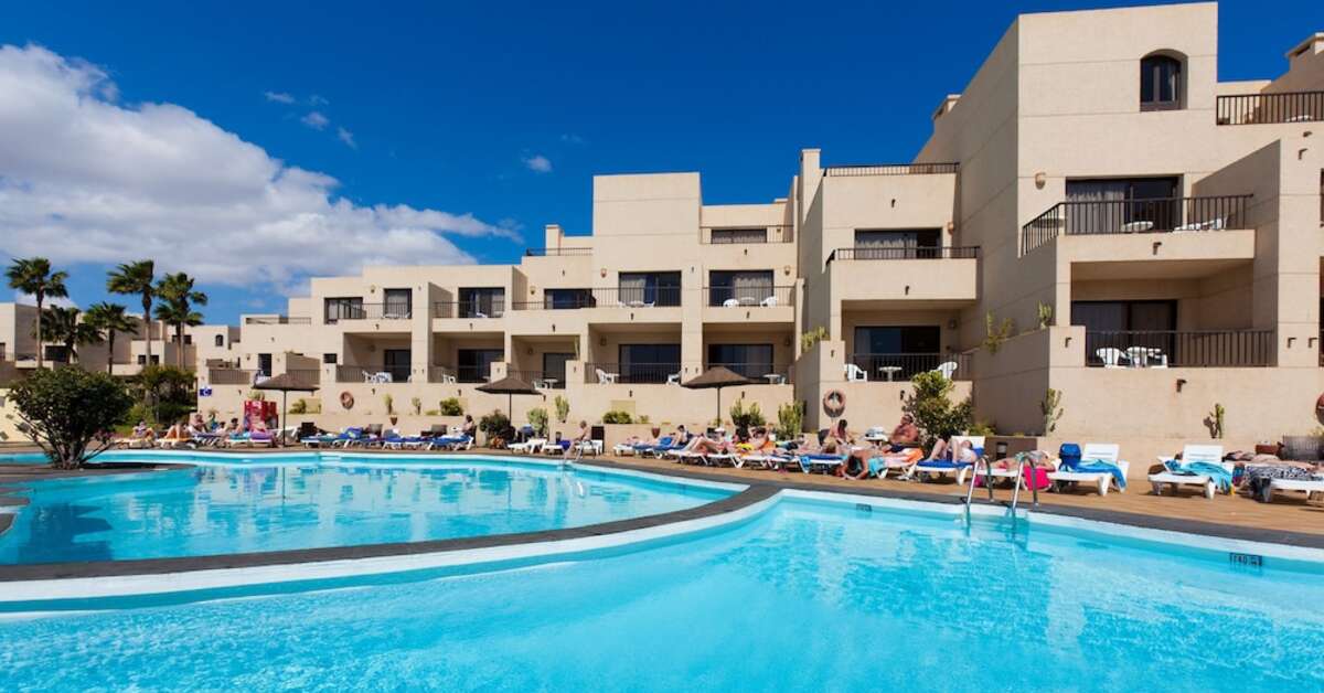 Een foto van het zwembad bij Blue Sea Costa Teguise Gardens