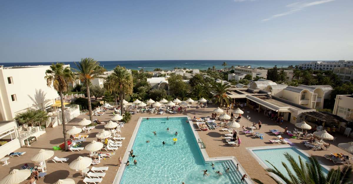 Ein Foto vom Pool im Hotel Dar Khayam