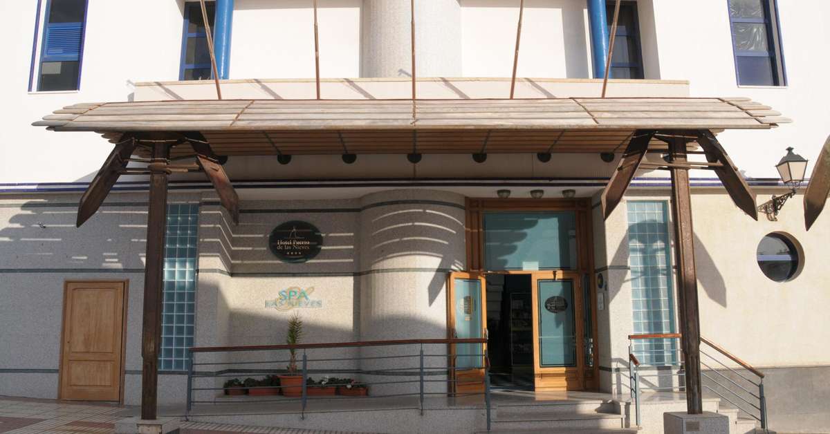 Een foto van de buitenkant van Hotel Puerto de las Nieves