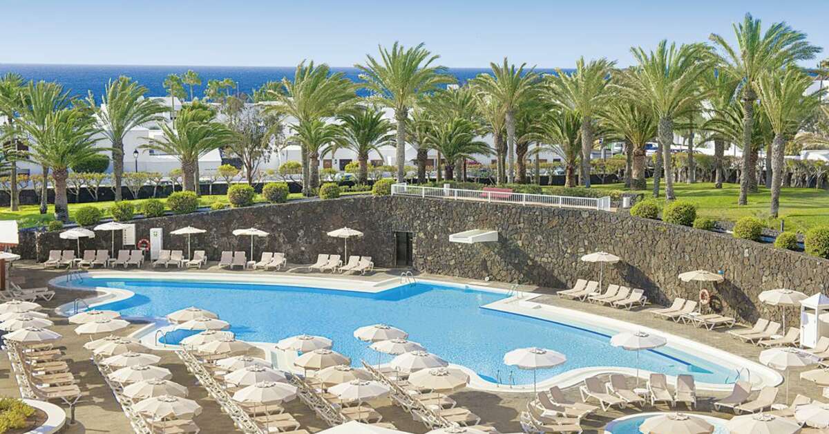 Een foto van het zwembad bij Relaxia Olivina Lanzarote