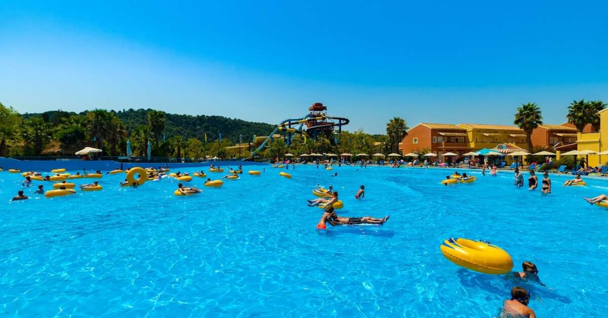 Een foto van het zwembad bij Aqualand Resort