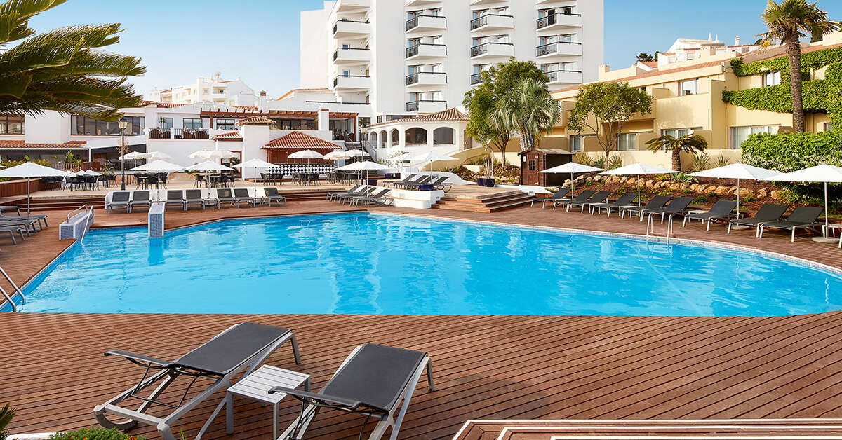 Een foto van het zwembad bij NH Lagos Algarve Resort