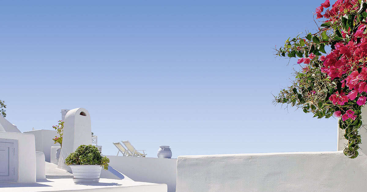 Een foto van de buitenkant van Cliff Side Suites Hotel