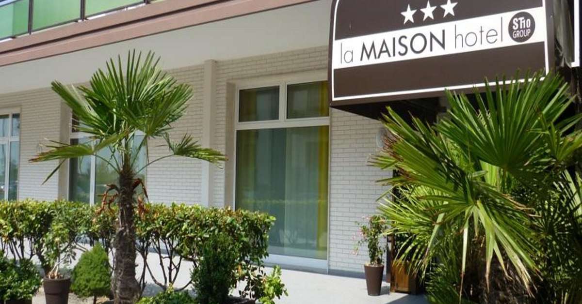 Een foto van La Maison Hotel