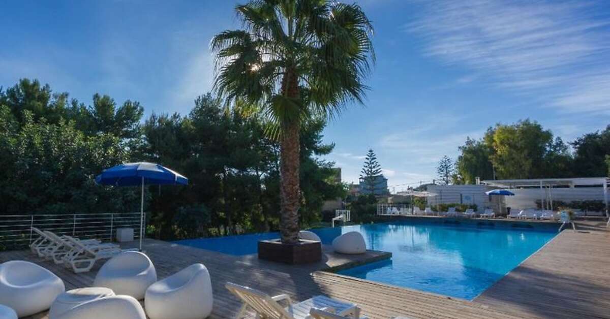 Een foto van het zwembad bij Kamena Residence