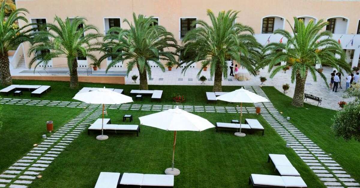 Een foto van het terras bij Gallipoli Resort