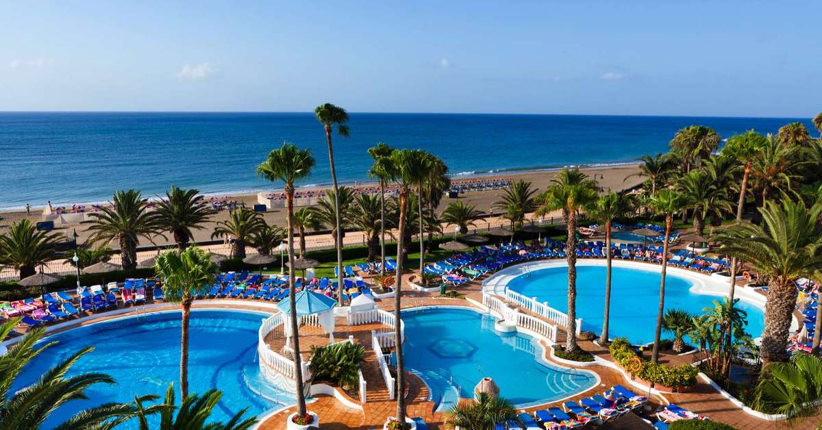Een foto van het zwembad bij Sol Lanzarote