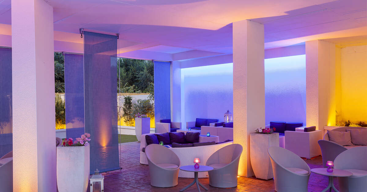 Een foto van het terras bij Hotel Beverly Park & Spa