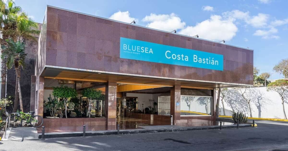 Een foto van de buitenkant van Blue Sea Costa Bastian