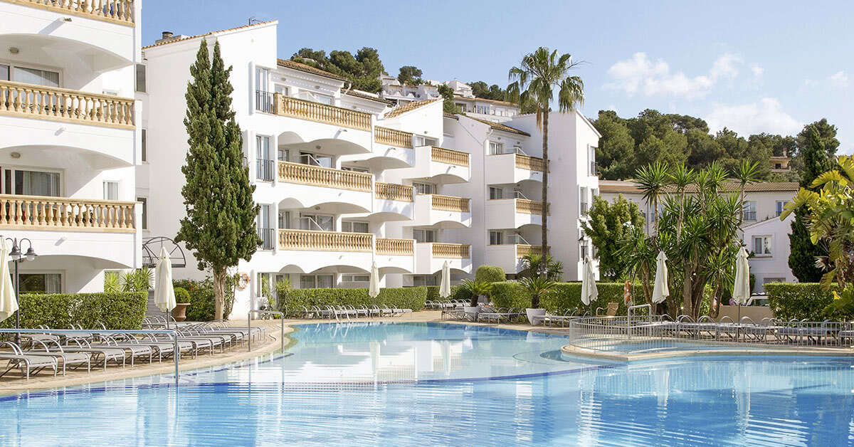 Een foto van het zwembad bij La Pergola Aparthotel