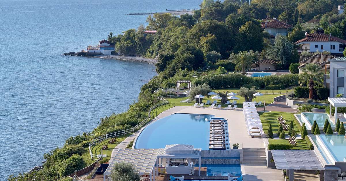 Een foto van het zwembad bij Cavo Olympo Luxury Hotel & Spa
