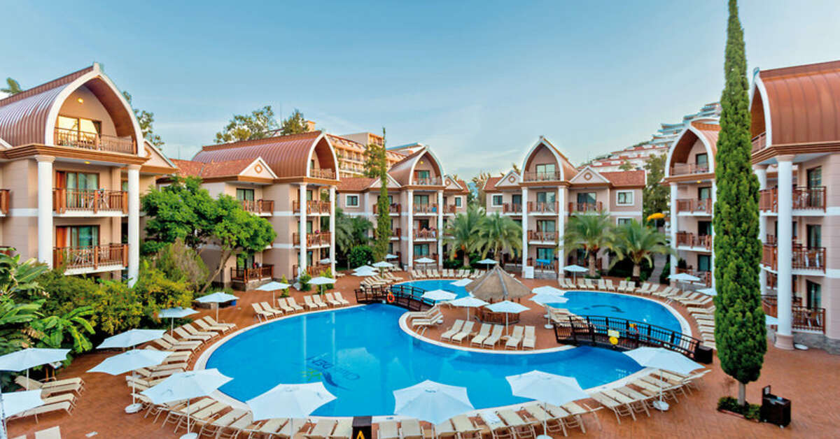 Een foto van het zwembad bij Quattro Family Club Dem Hotel