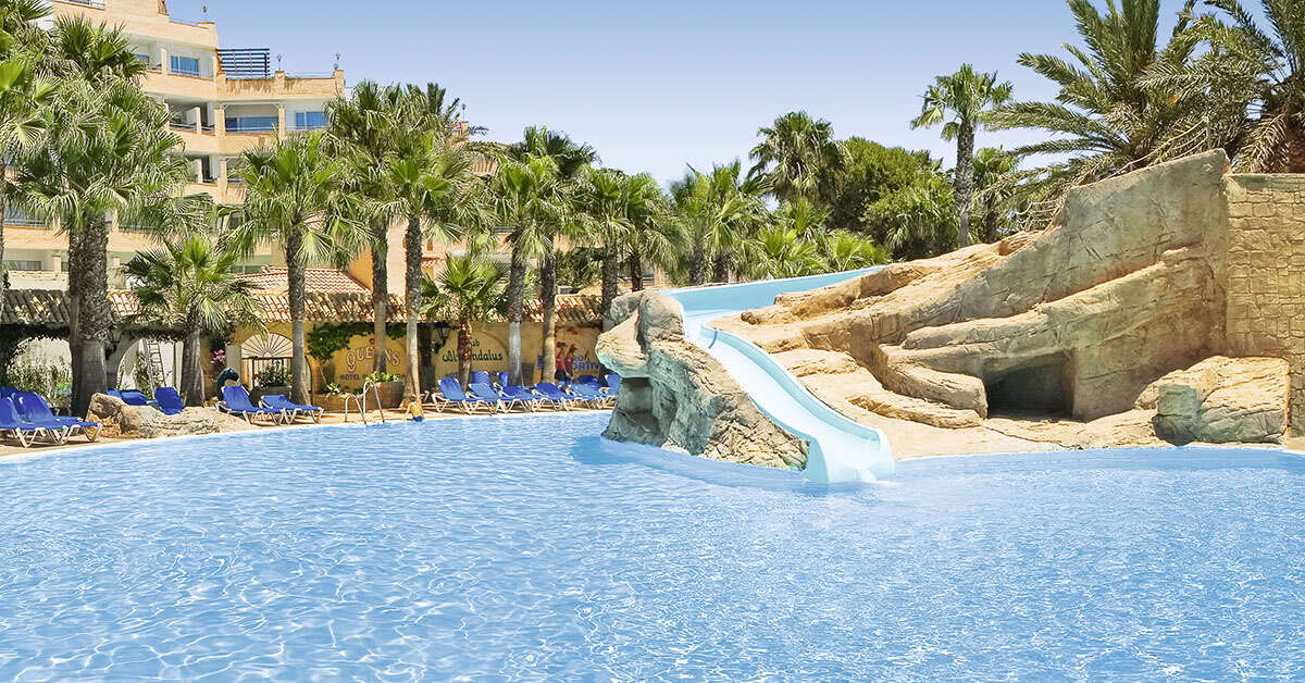 Een foto van het zwembad bij Hotel Playalinda