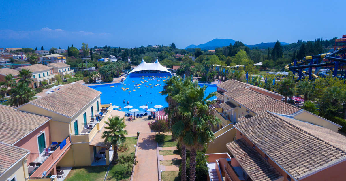 Een foto van het zwembad bij Aqualand Resort