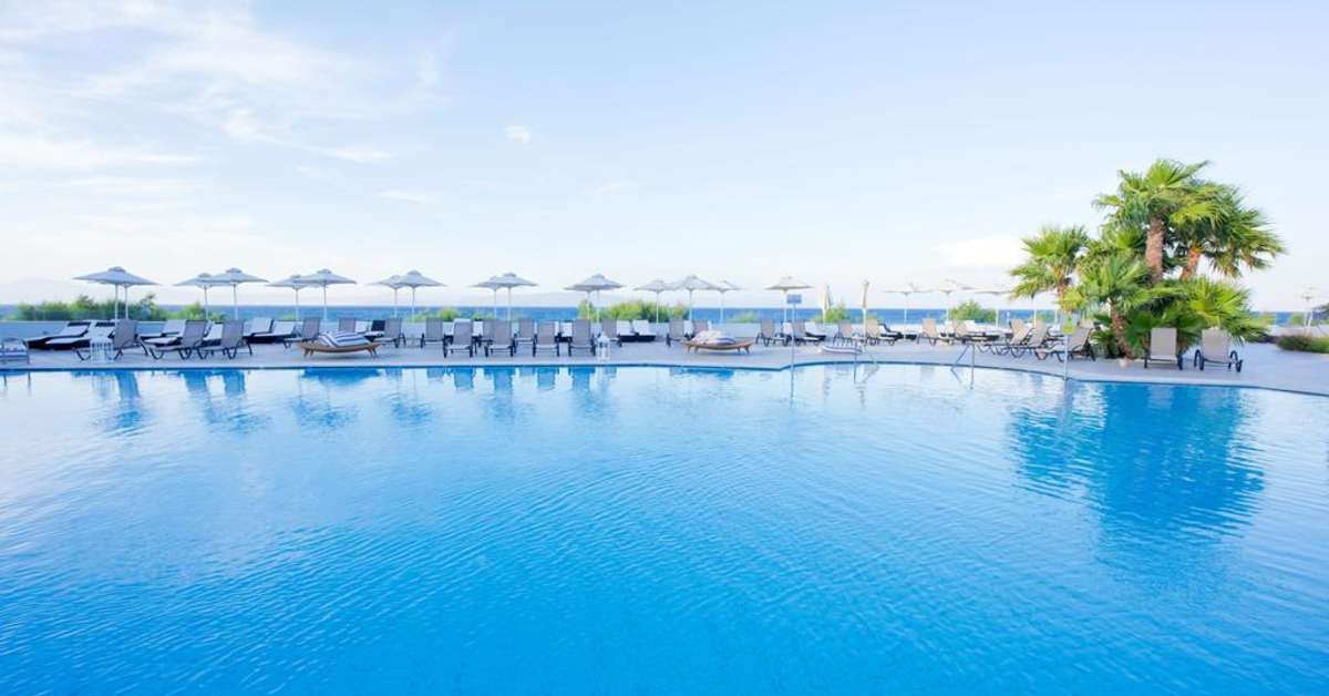 Een foto van het zwembad bij TUI Blue Oceanis Beach