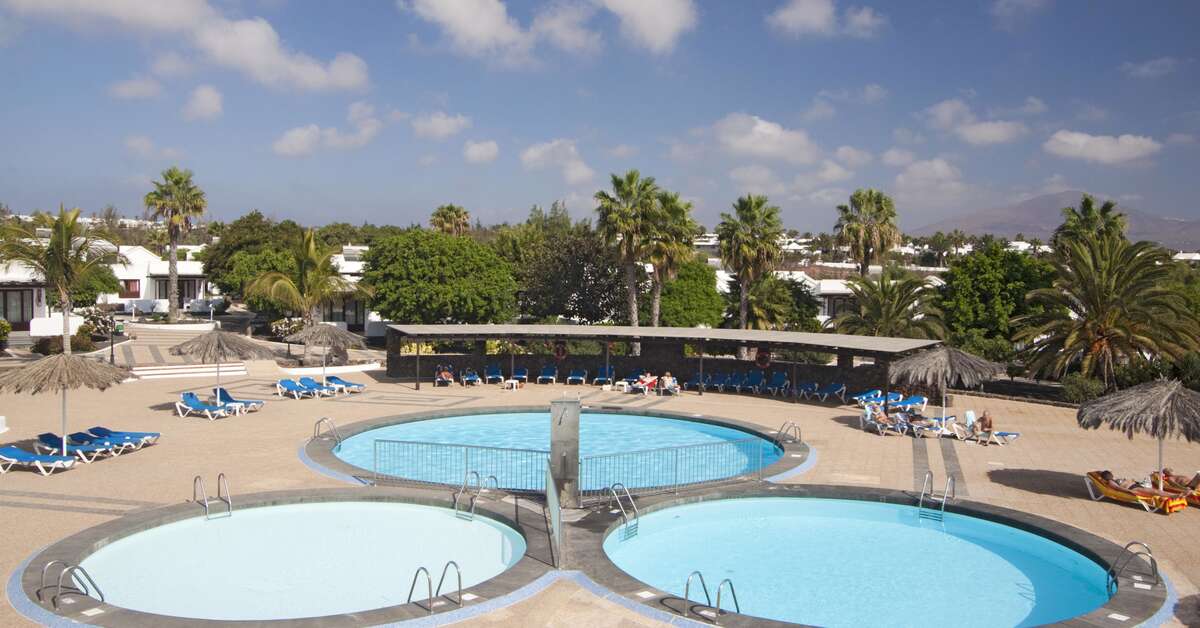 Een foto van het zwembad bij Bungalows Playa Limones