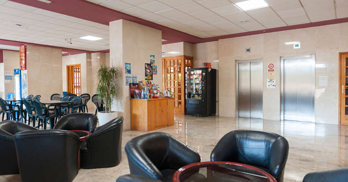 Een foto van het interieur van Aparthotel La Era Park