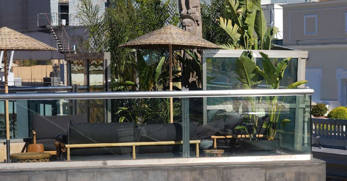 Een foto van de buitenkant van Hotel Urban