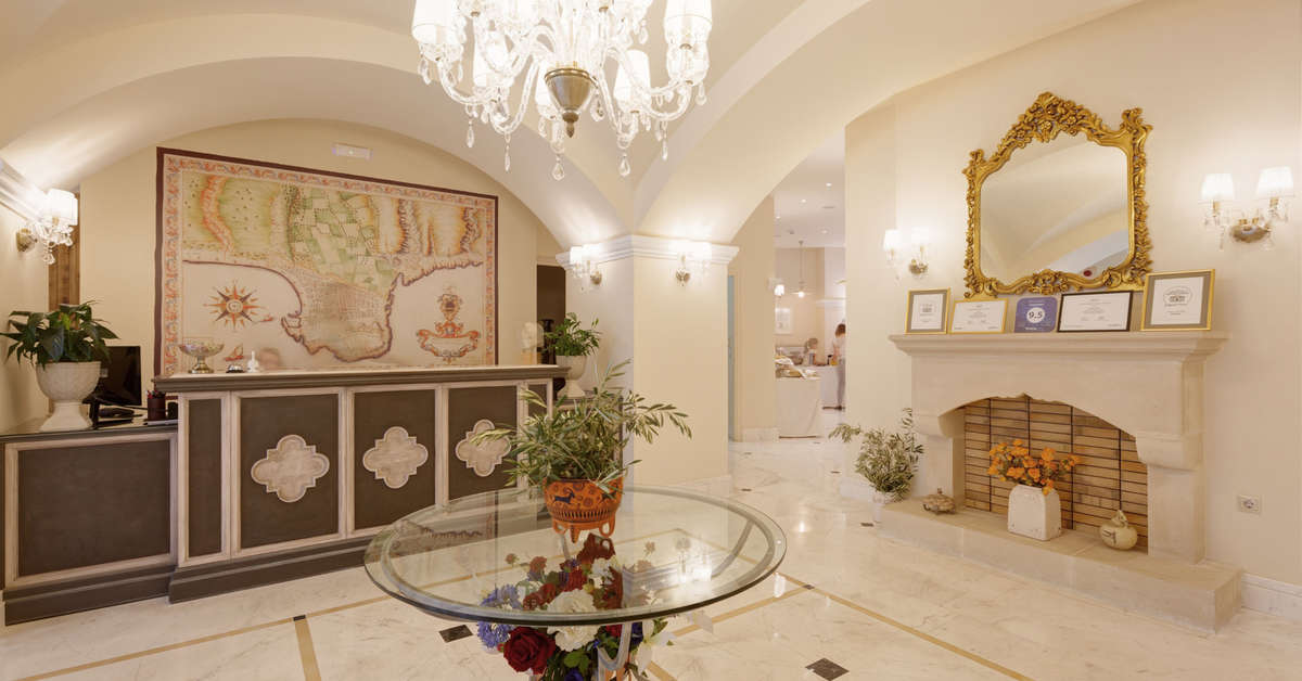 Een foto van het interieur van Ionia Suites