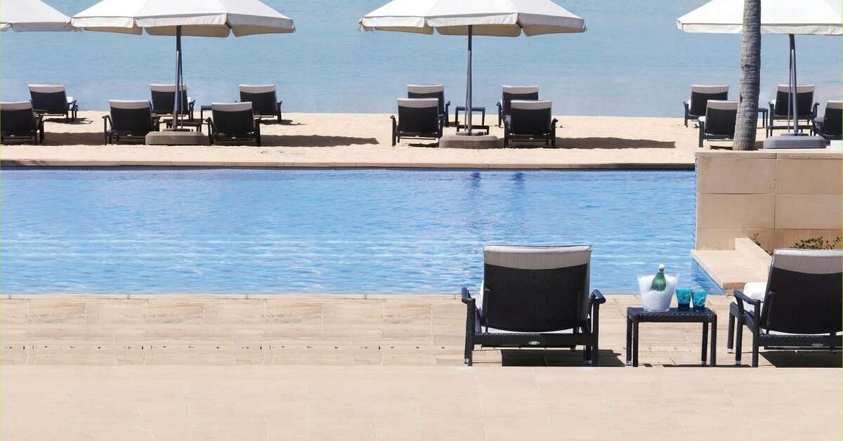 Ein Foto vom Pool im Fairmont Bab Al Bahr
