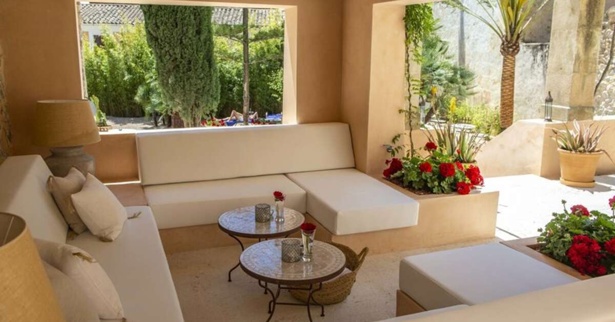 Een foto van het terras bij Yartan Boutique Hotel