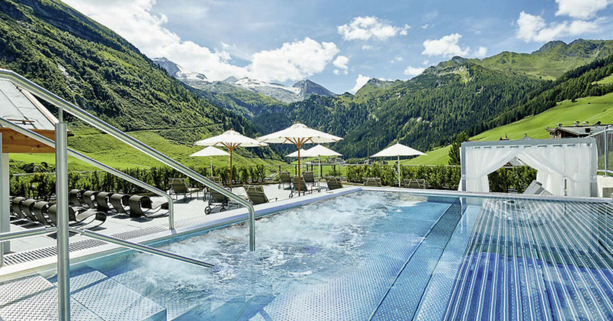 Een foto van het zwembad bij Berghof Crystal Spa & Sports