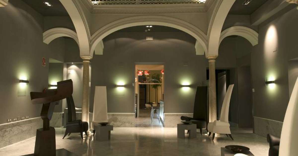Een foto van het interieur van Petit Palace Santa Cruz Hotel