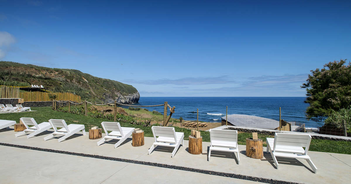 Een foto van het terras bij Santa Barbara Eco Beach Resort