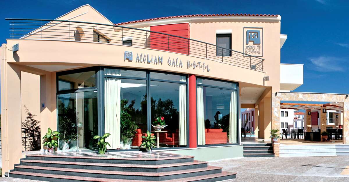 Een foto van de buitenkant van Aeolian Gaea Hotel