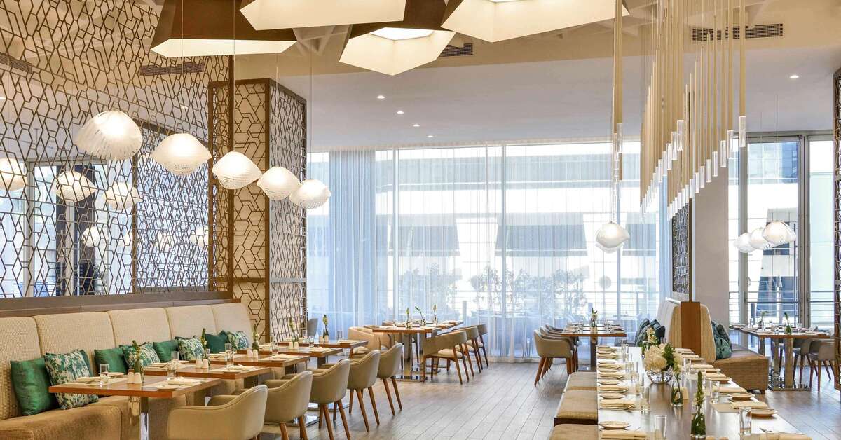 Ein Foto Grand Mercure Dubai City