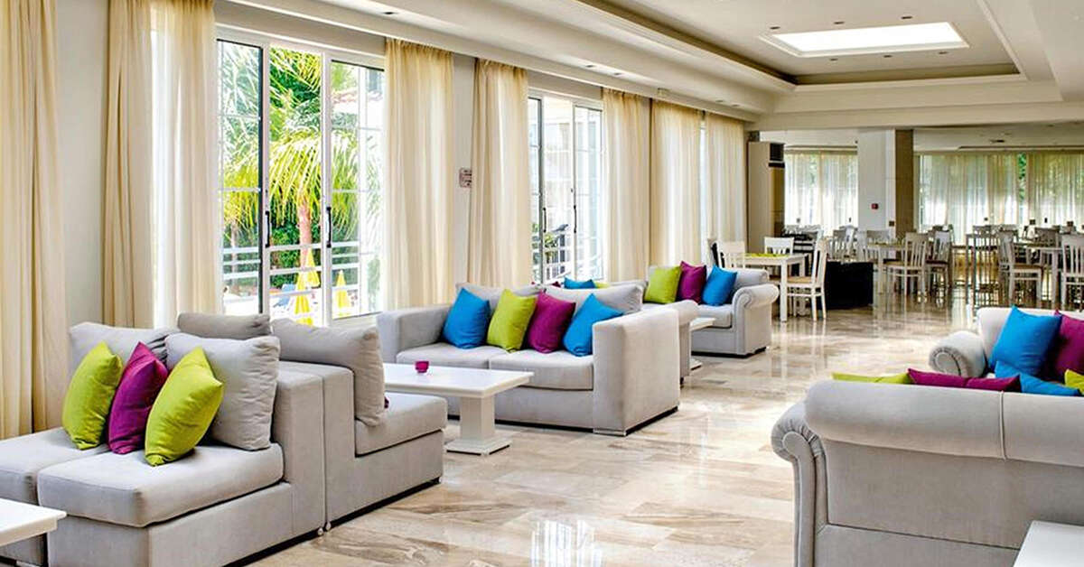 Een foto van het interieur van Margarita Hotel